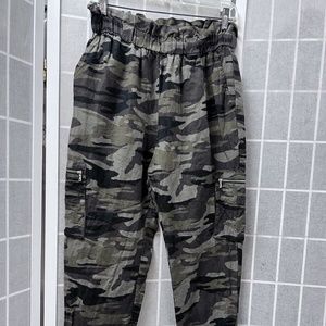 Express,Woman,military pants,Sz S,Camouflaged,multi-pockets, elasticated waist.!